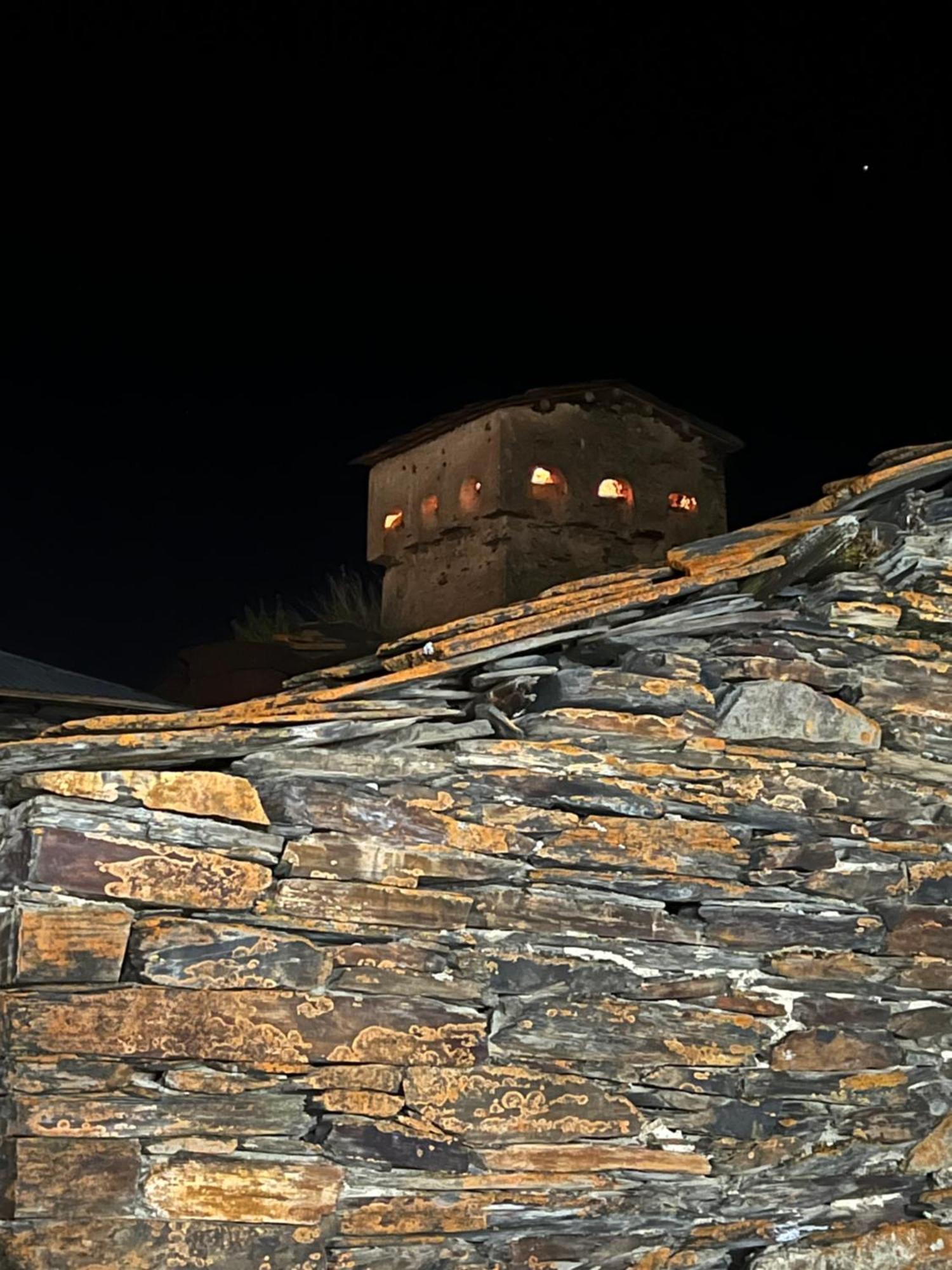 Guesthouse Ivas Ushguli Exterior photo