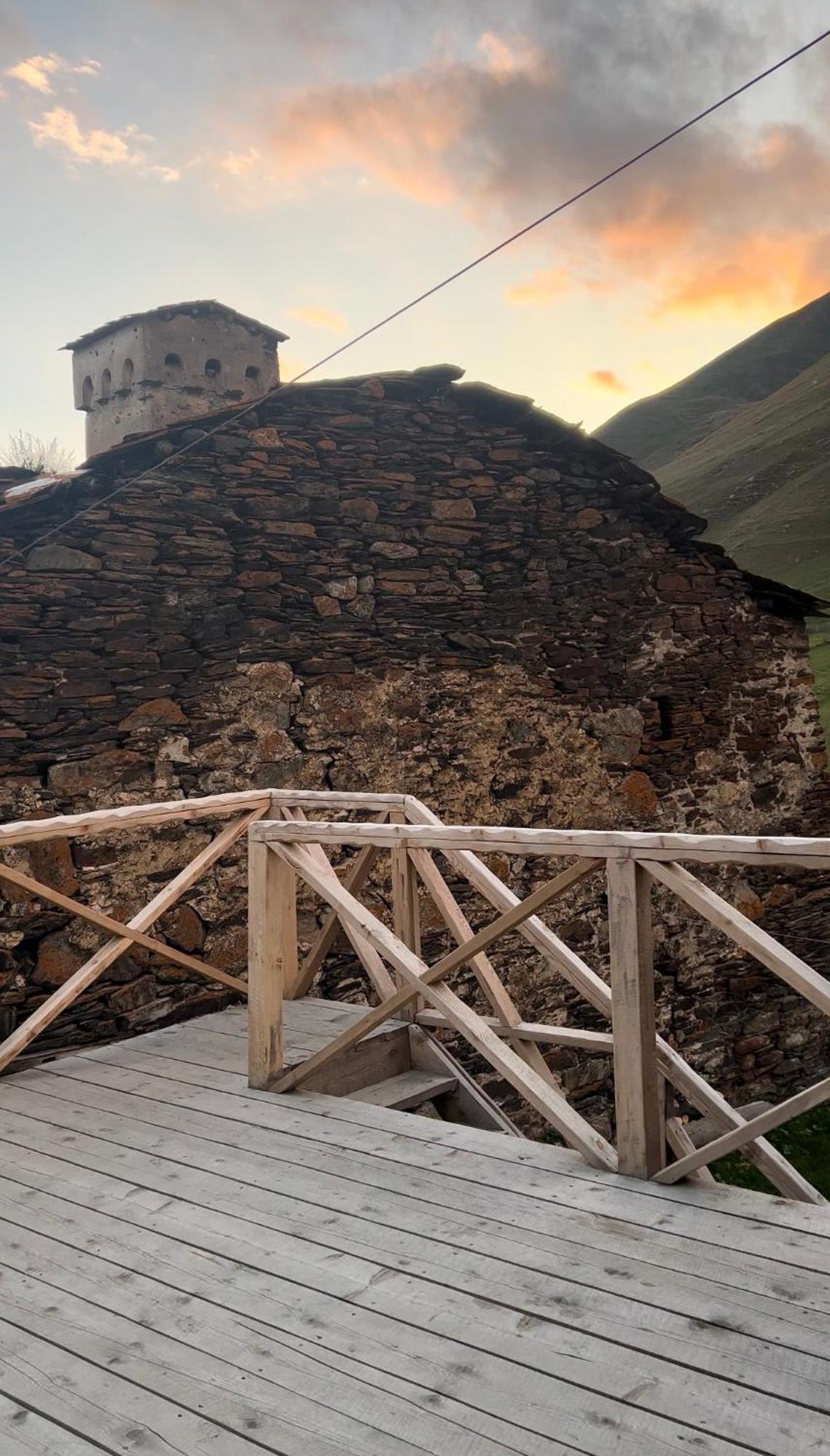 Guesthouse Ivas Ushguli Exterior photo